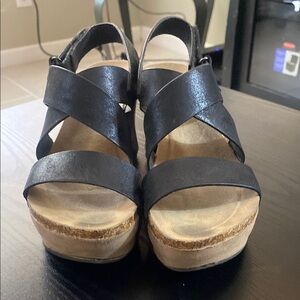 Pierre Dumas Black Strappy Platform Sandals 6